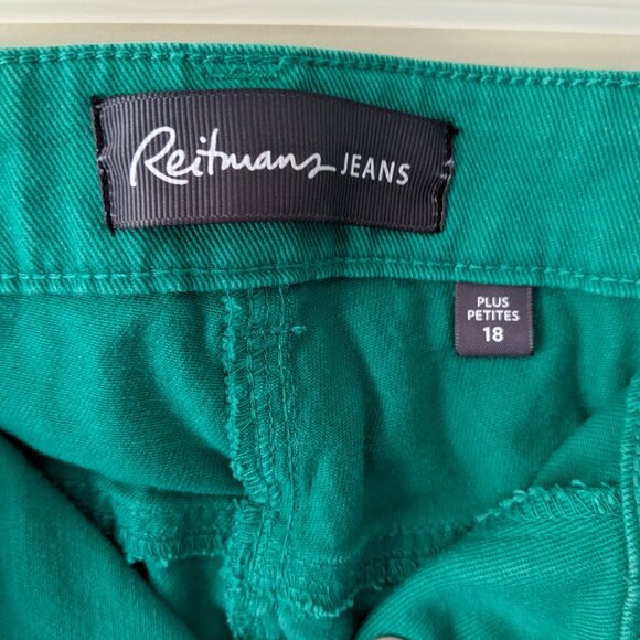 Fun Green Reitmans Jeans - Picture 2 of 3